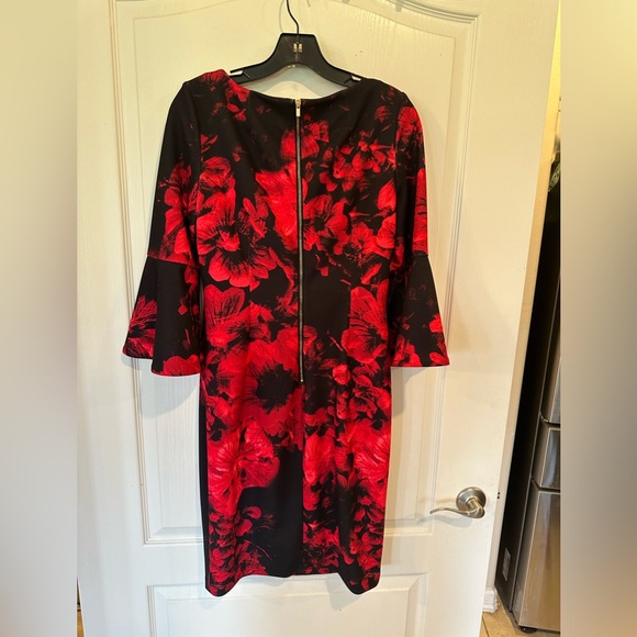 Calvin Klein black red Floral Bell-Sleeve knee length Sheath Dress size 8 - Picture 2 of 8